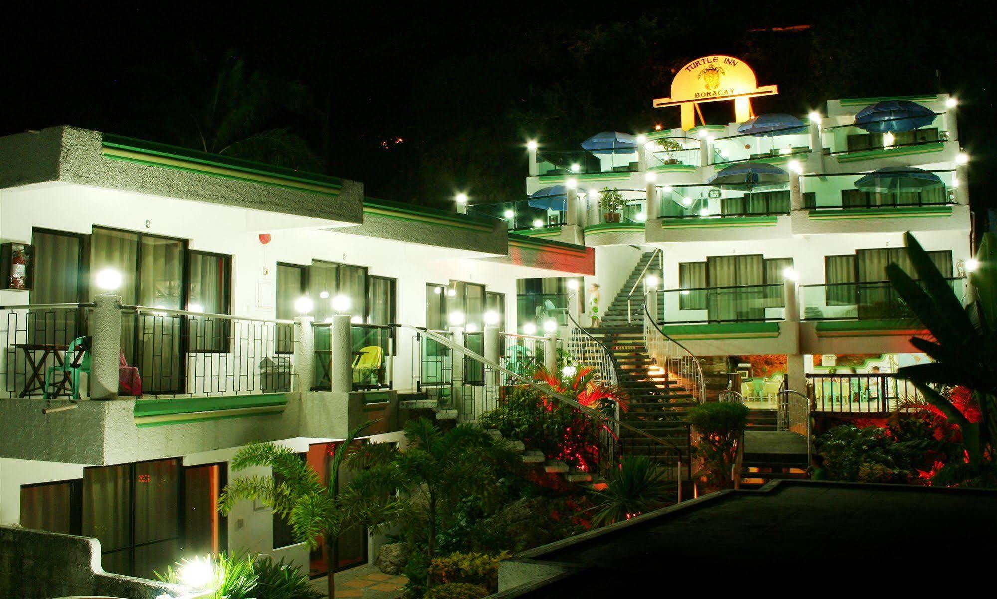 Resort Turtle Manoc-Manoc